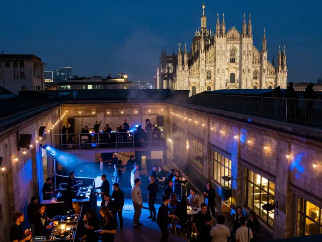 A Night Owl's Guide to Nightlife in Milan: Top Clubs, Bars, and Lounges