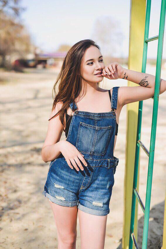 Anika-in-overalls